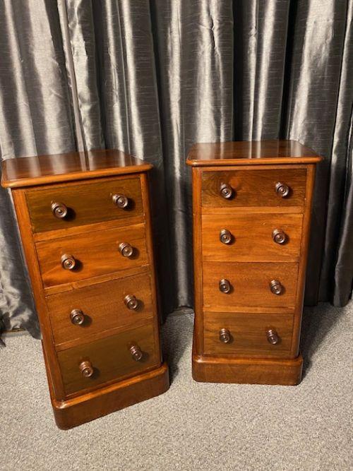 Pair of Mahogany Bedside Cabinets (1 of 7)