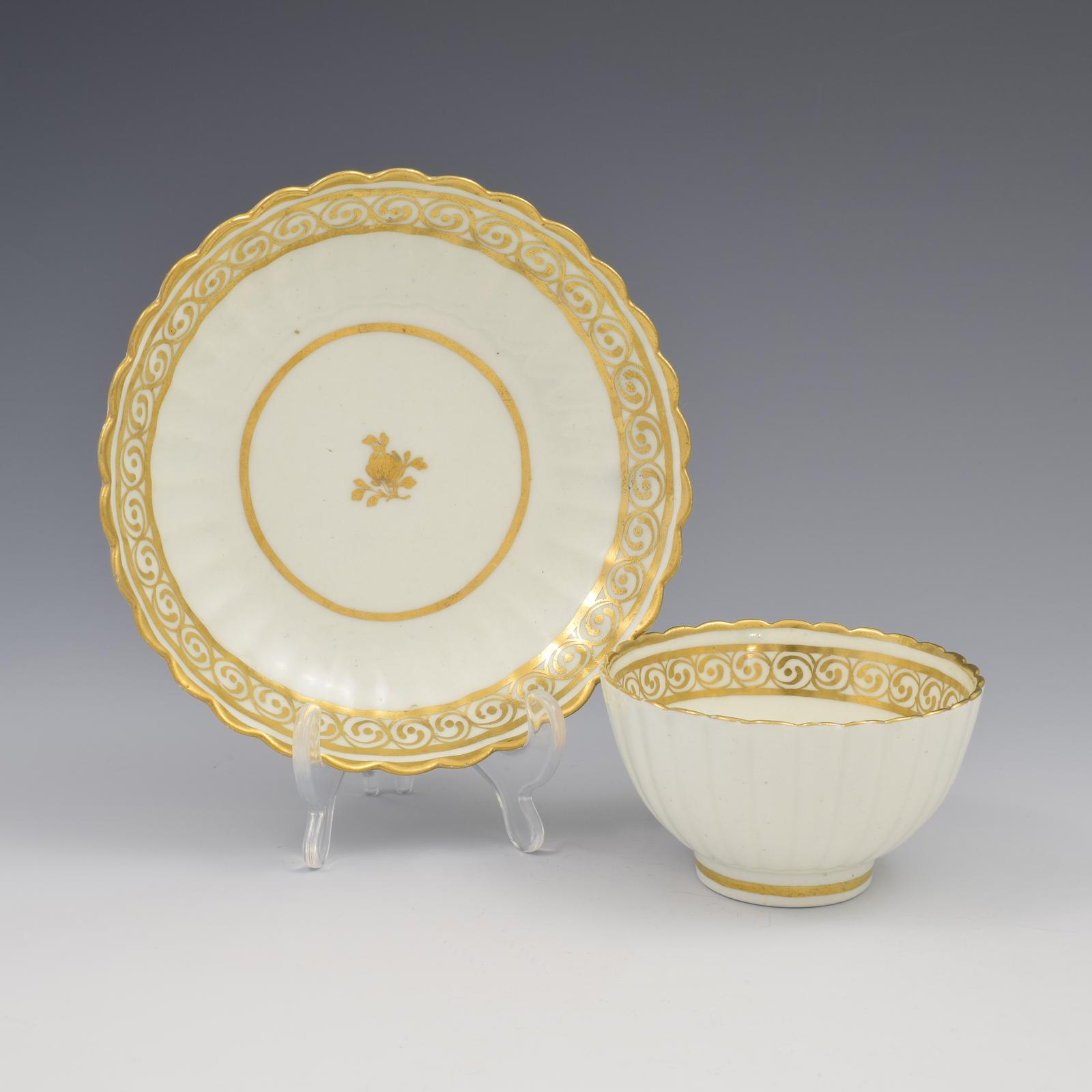 Stunning Caughley Porcelain Gilded Ribbed Fluted Tea Bowl & Saucer c.1785 (1 of 6)