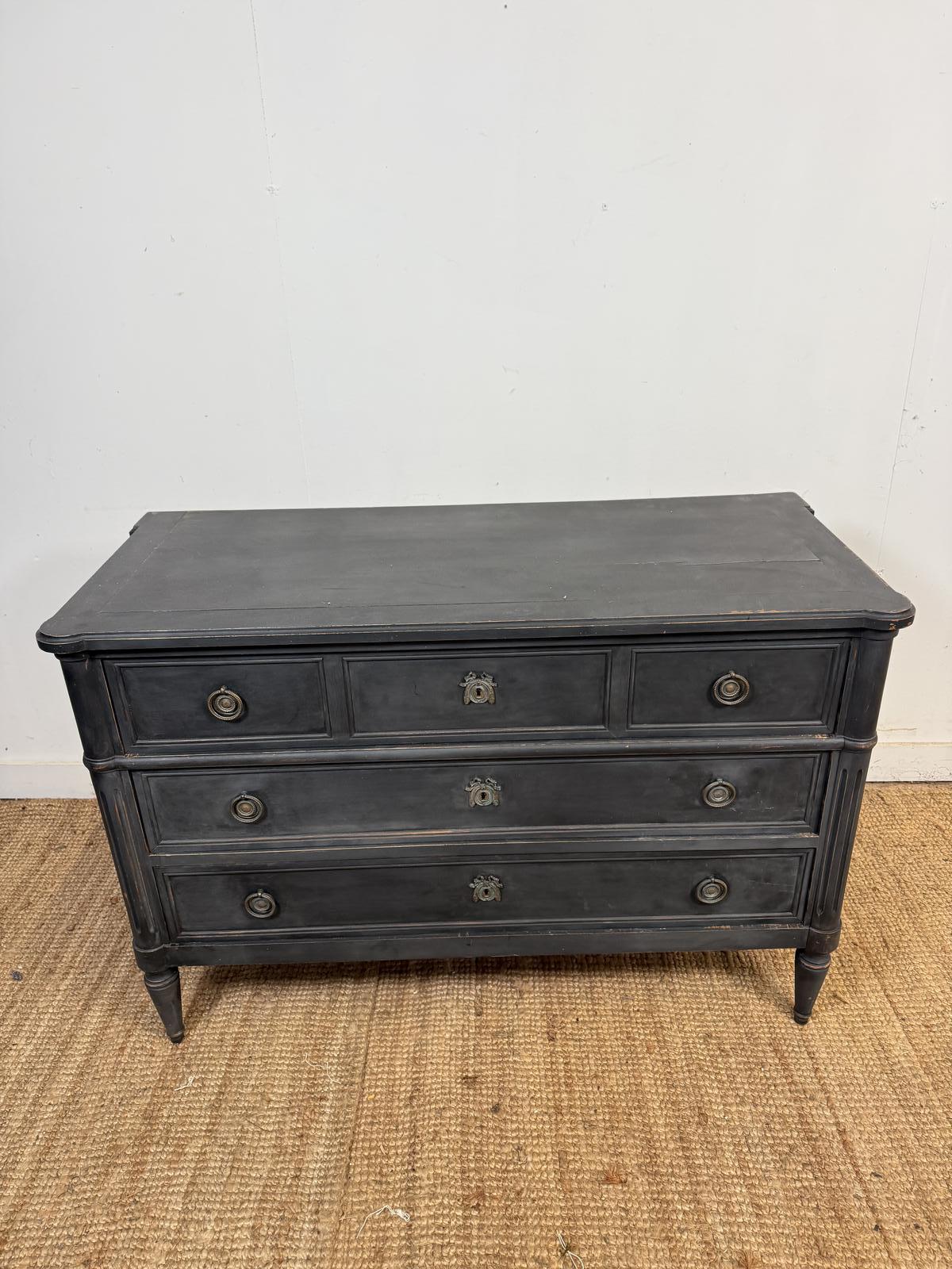 19th Century French Louis XVI Style Painted Commode (1 of 15) 19th Century French Louis XVI Style Painted Commode (1 of 15)