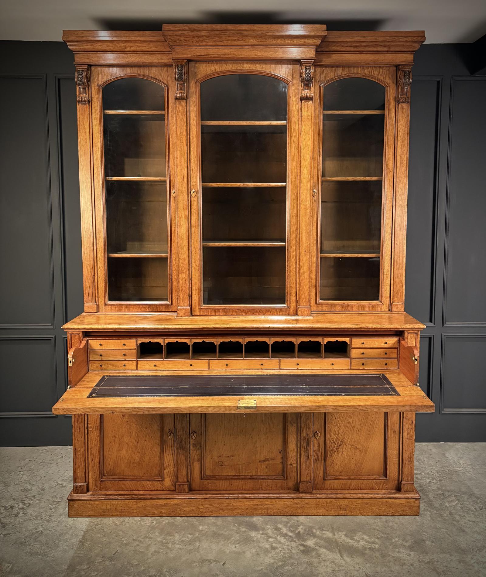 Early Victorian Breakfront Oak Bookcase (1 of 18)