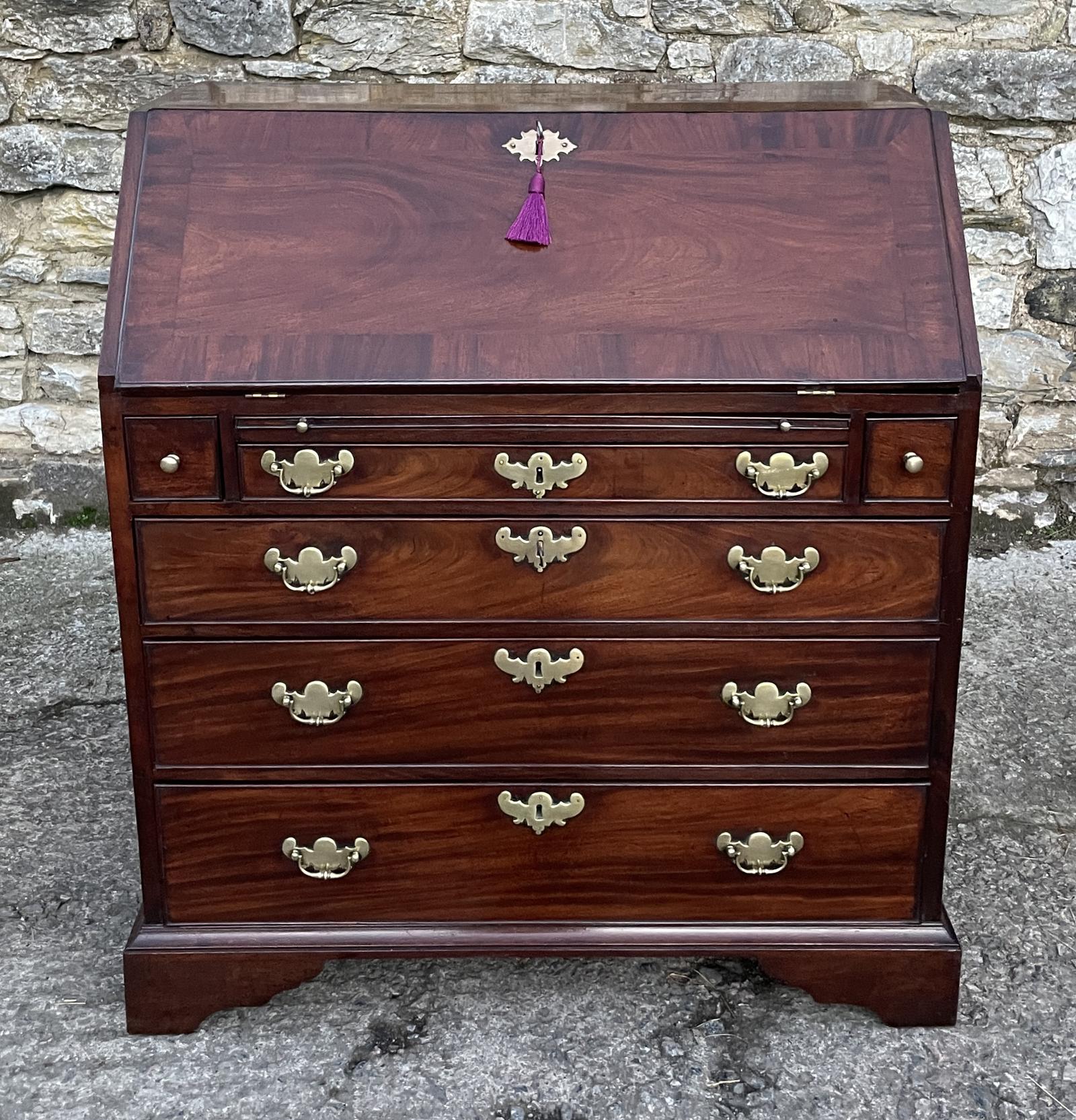 Antique Georgian Red Walnut Bureau (1 of 33) Antique Georgian Red Walnut Bureau (1 of 33)