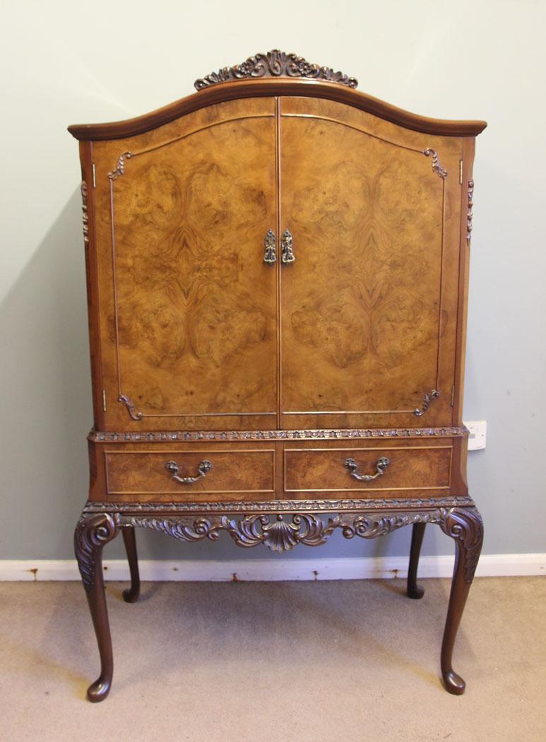 Burr Walnut Cocktail Drinks Cabinet (1 of 12)