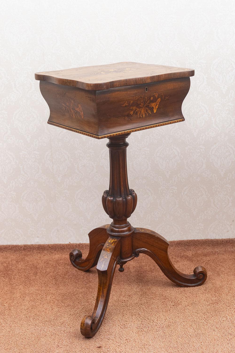 Extremely Pretty Victorian Teapoy (1 of 18)