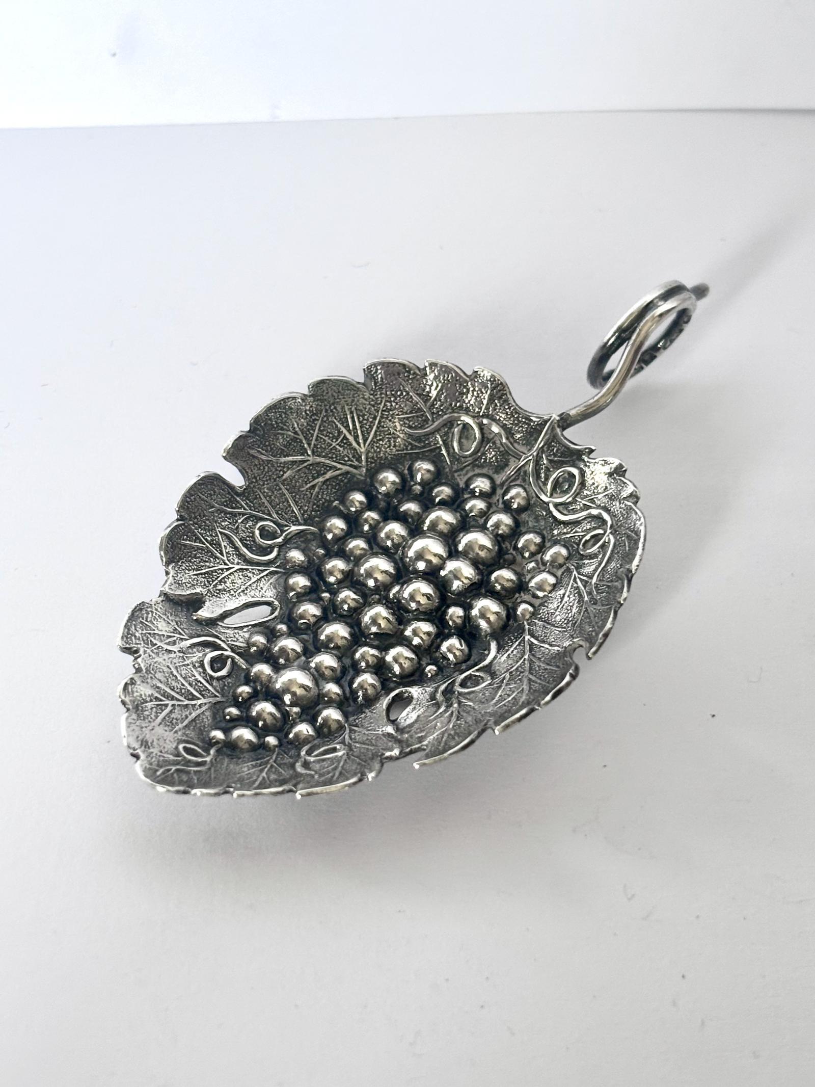 George III Silver VINE LEAF & GRAPE Caddy Spoon JOSEPH WILLMORE Birmingham 1812 (1 of 13) George III Silver VINE LEAF & GRAPE Caddy Spoon JOSEPH WILLMORE Birmingham 1812 (1 of 13)