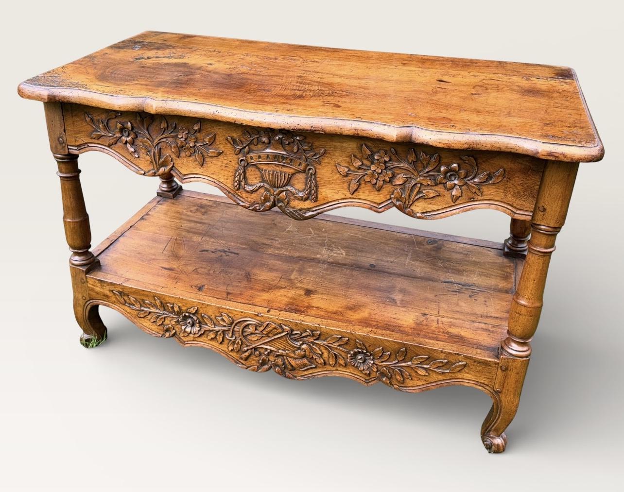 18th Century Side Table in Walnut (1 of 6) 18th Century Side Table in Walnut (1 of 6)