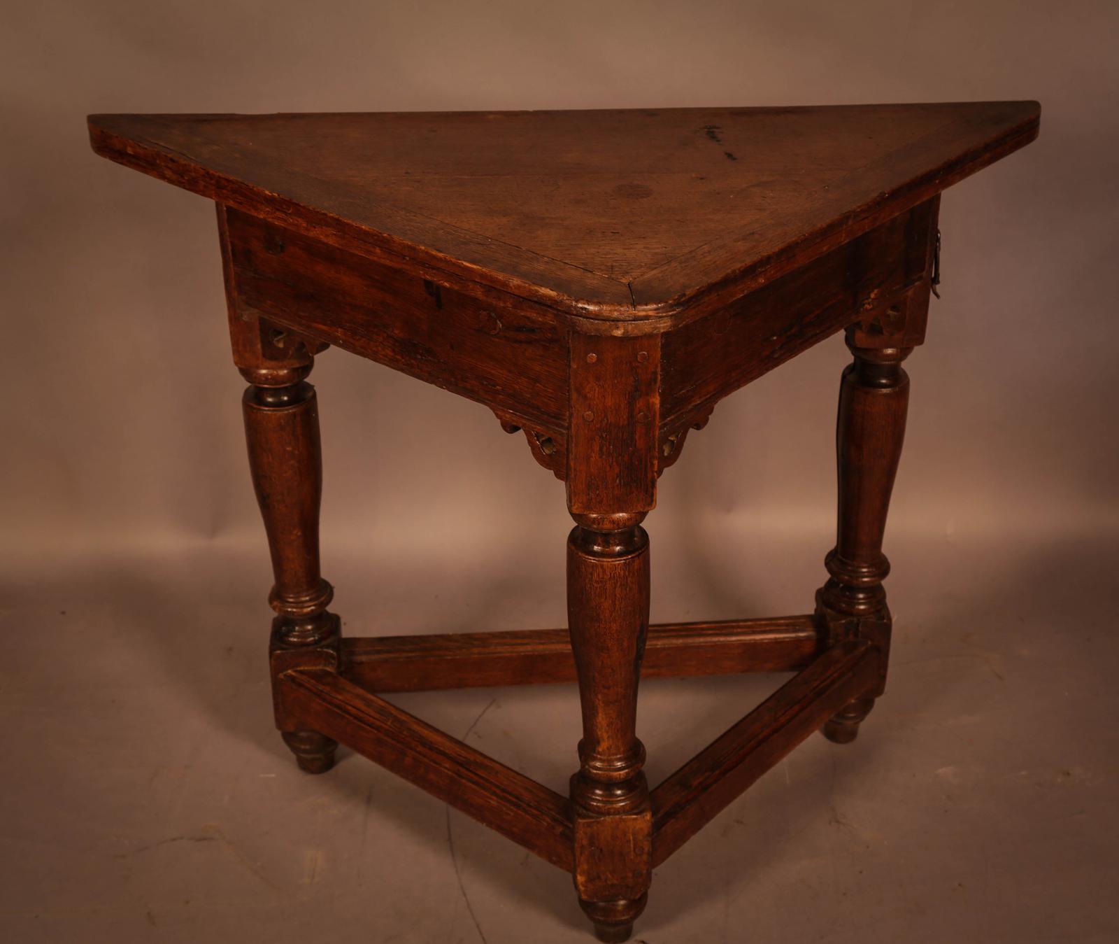 Rare 17th Century Credence Table in Oak (1 of 11) Rare 17th Century Credence Table in Oak (1 of 11)