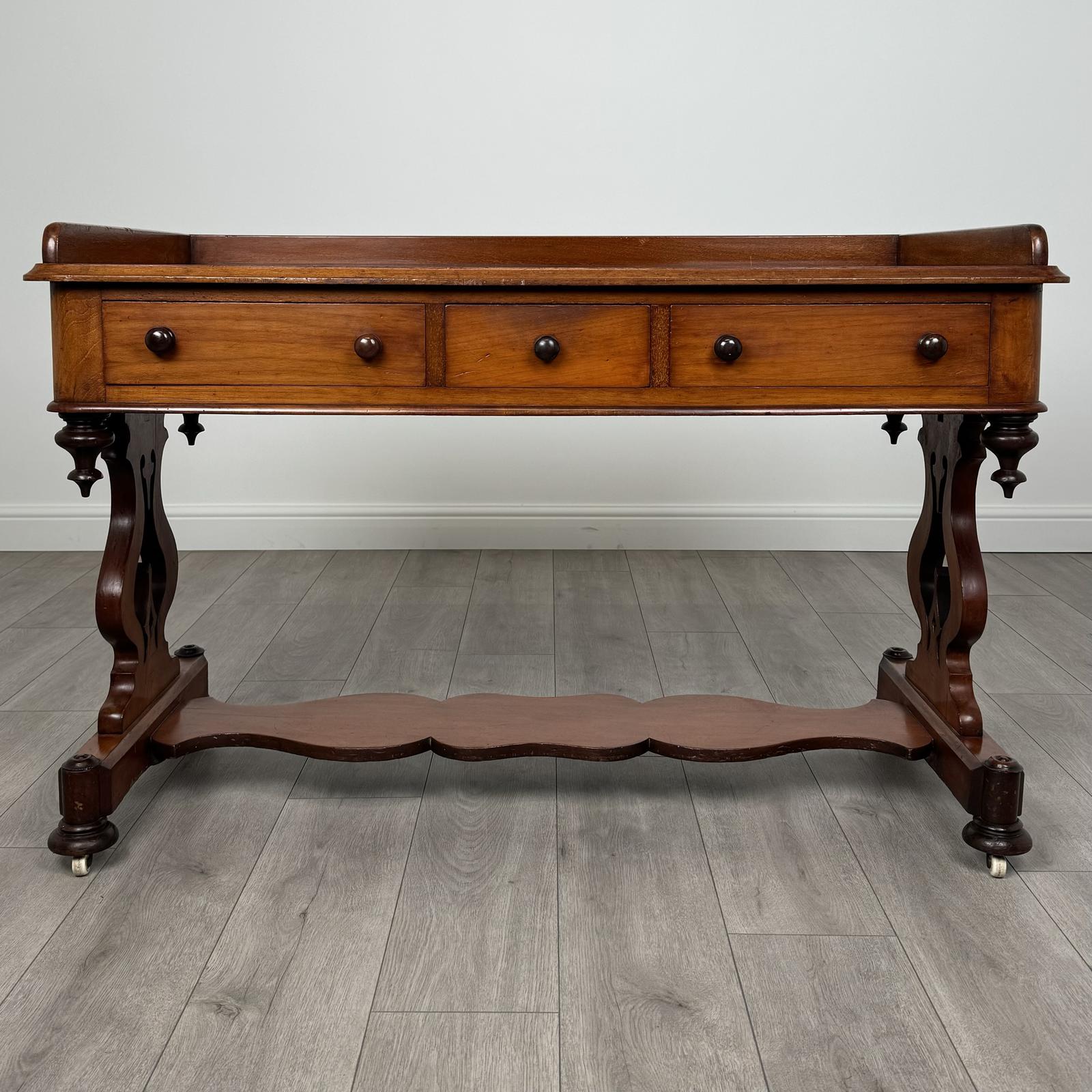 Antique 19th Century Mahogany Side Table of Good Quality (1 of 11)