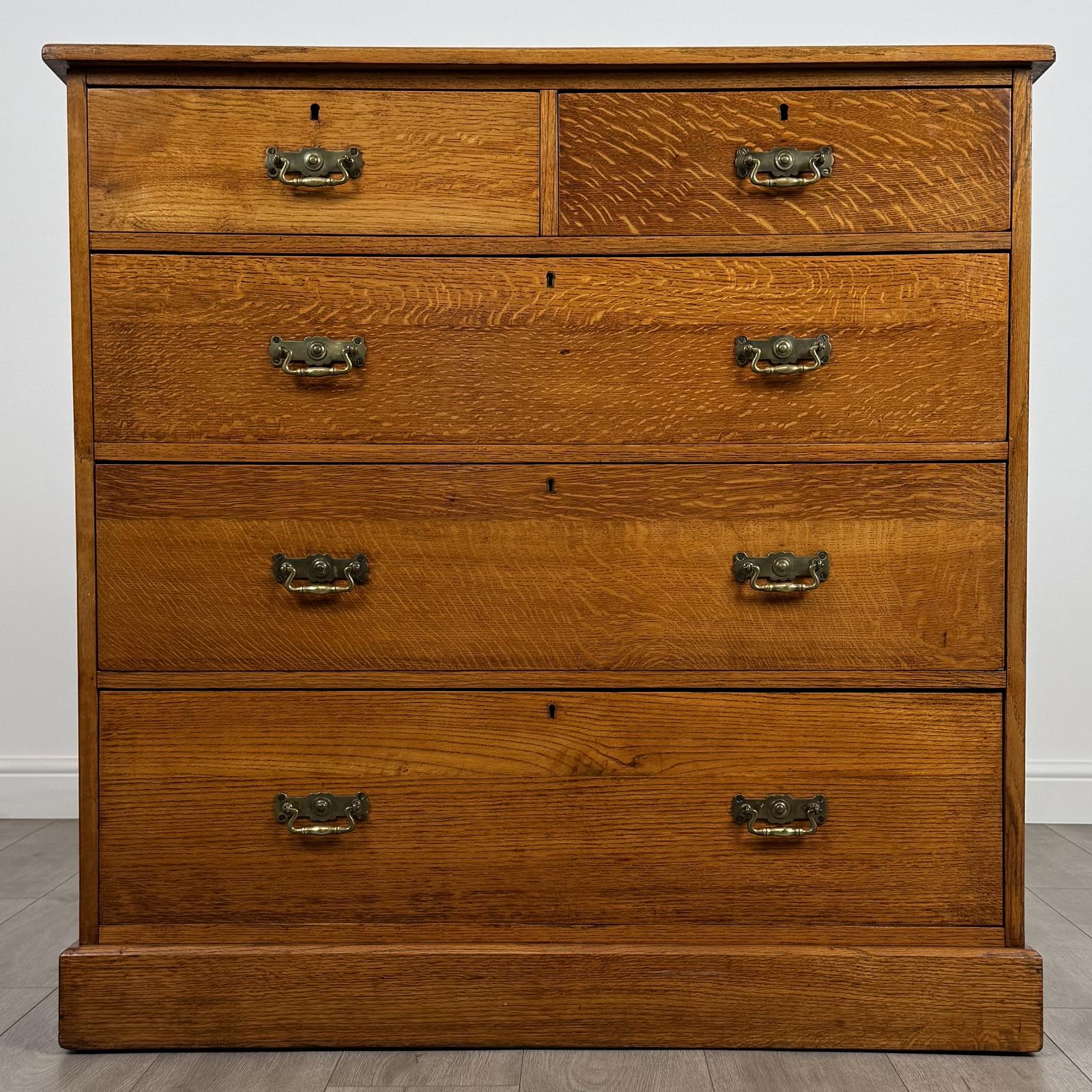 Antique 20th Century Fine Quality Chest of Drawers in Oak (1 of 11) Antique 20th Century Fine Quality Chest of Drawers in Oak (1 of 11)