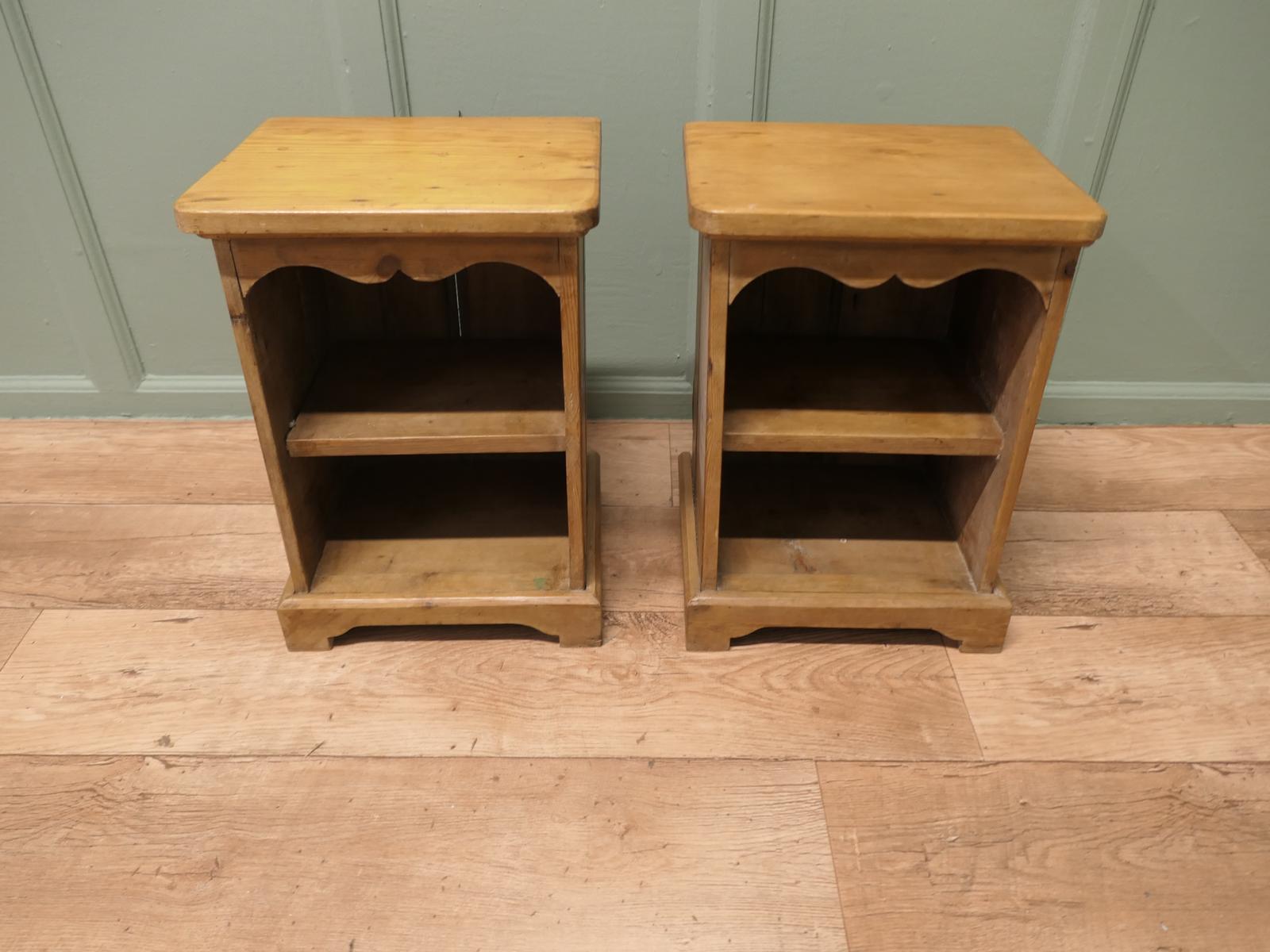 Pair of Small Pine Bedside Cabinets / Children’s Room (1 of 5) Pair of Small Pine Bedside Cabinets / Children’s Room (1 of 5)