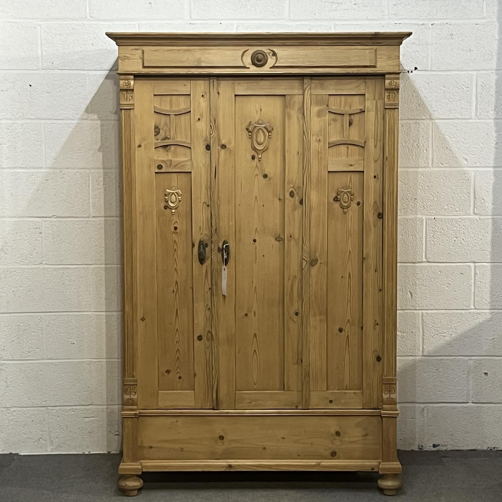 Small Antique Pine Double Wardrobe (dismantles) (1 of 10) Small Antique Pine Double Wardrobe (dismantles) (1 of 10)