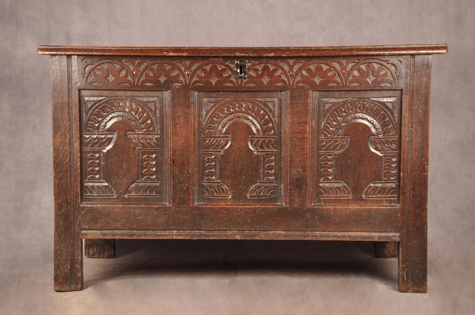 17th Century Arcaded Oak Coffer (1 of 16)