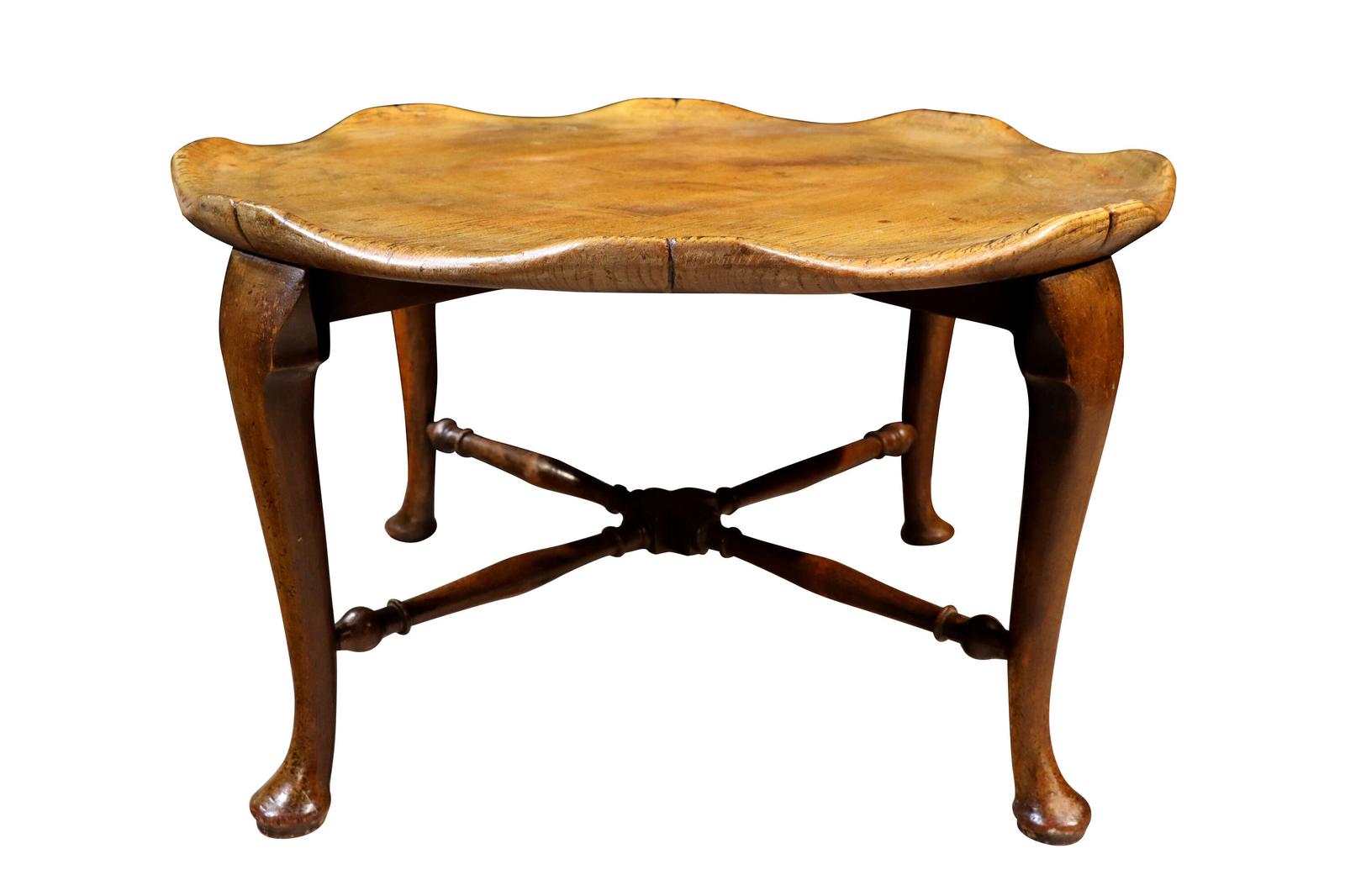 Edwardian Elm Scalloped Coffee Table, circa 1900 (1 of 4) Edwardian Elm Scalloped Coffee Table, circa 1900 (1 of 4)