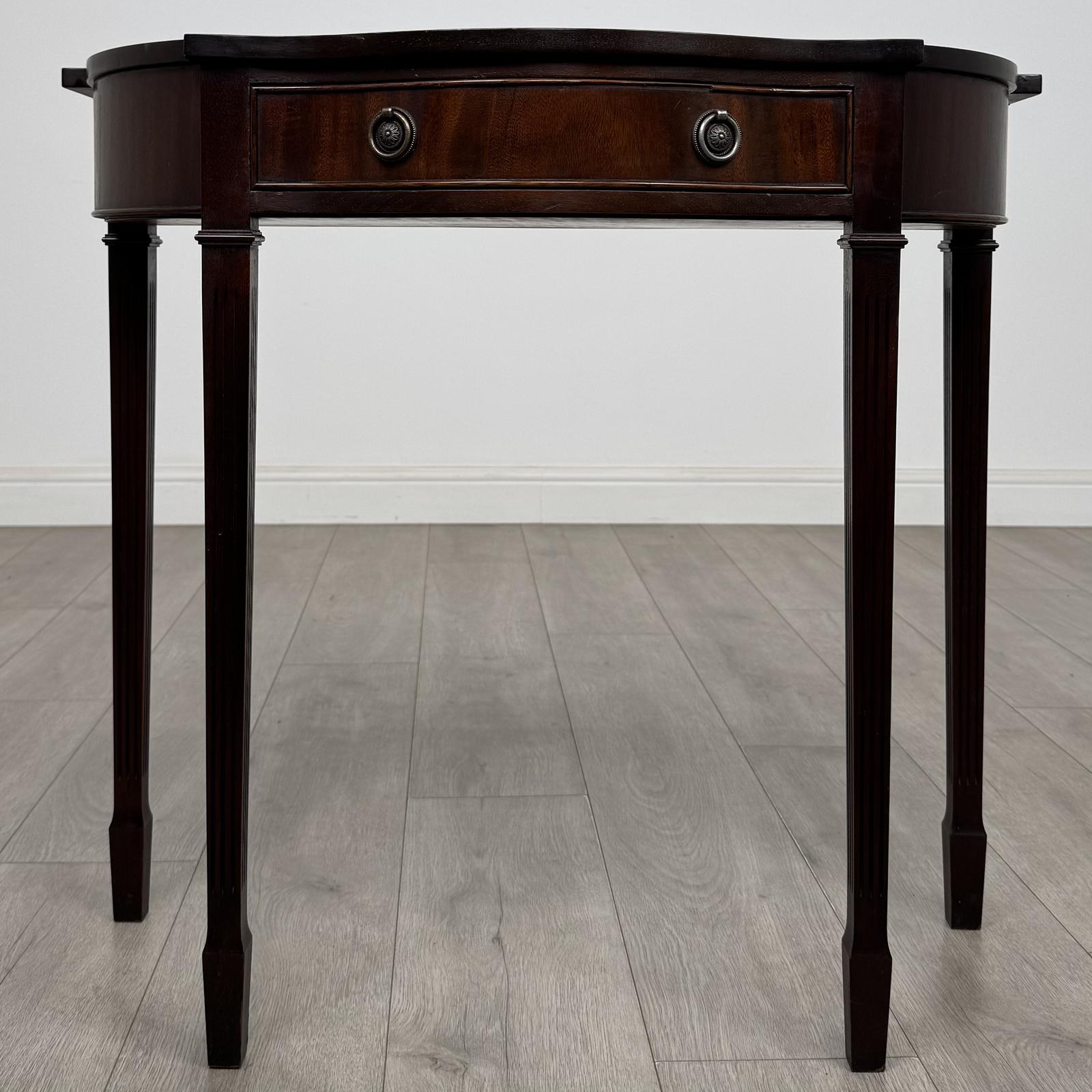 Antique 20th Century Small Serpentine Side Table In Mahogany (1 of 9) Antique 20th Century Small Serpentine Side Table In Mahogany (1 of 9)