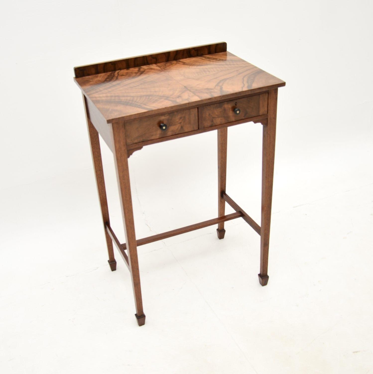 Antique Figured Walnut Side Table (1 of 9) Antique Figured Walnut Side Table (1 of 9)