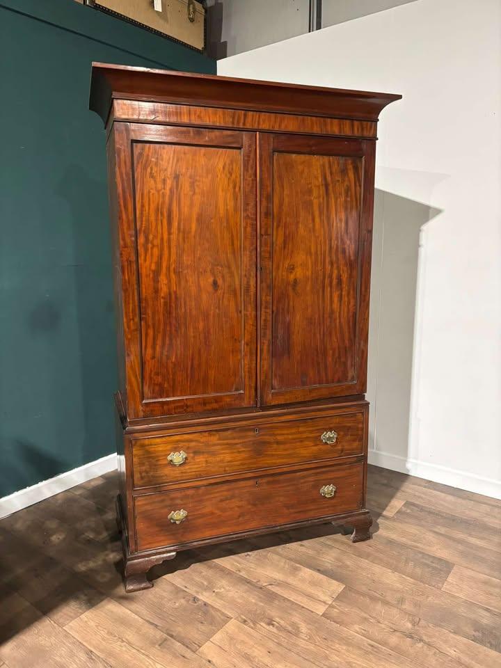 19th Century Mahogany Press Wardrobe (1 of 17) 19th Century Mahogany Press Wardrobe (1 of 17)