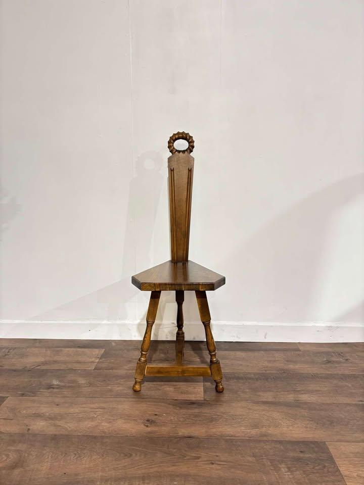 Vintage Spinning Chair (1 of 13)