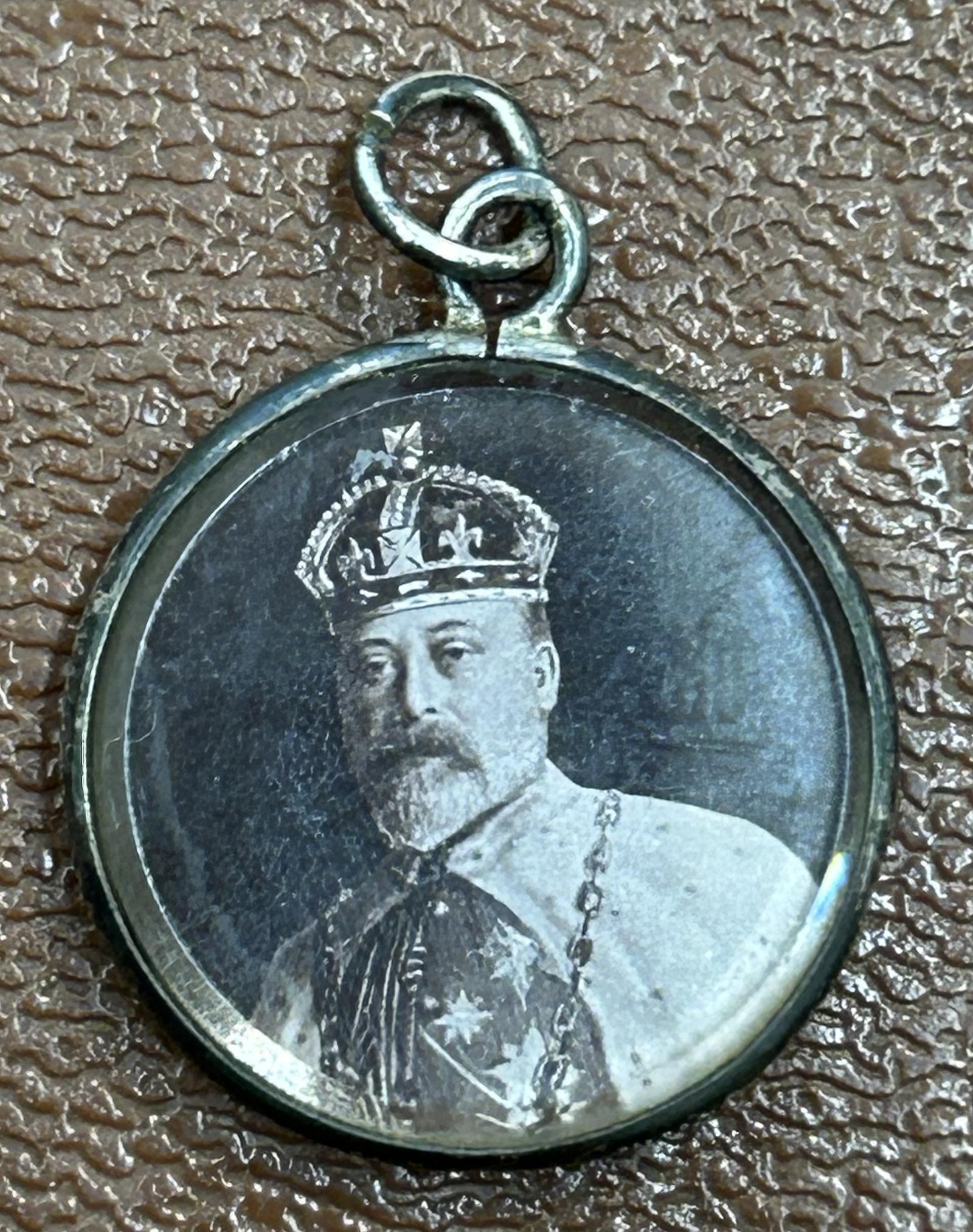Silver Commemorative Edward VII Coronation Pendant (1 of 2)