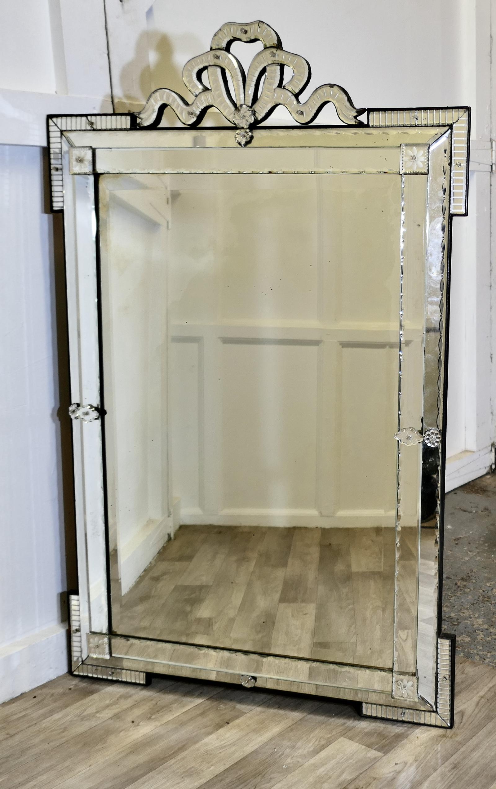 Superb Large 19th Century Venetian Cushion Mirror (1 of 8) Superb Large 19th Century Venetian Cushion Mirror (1 of 8)