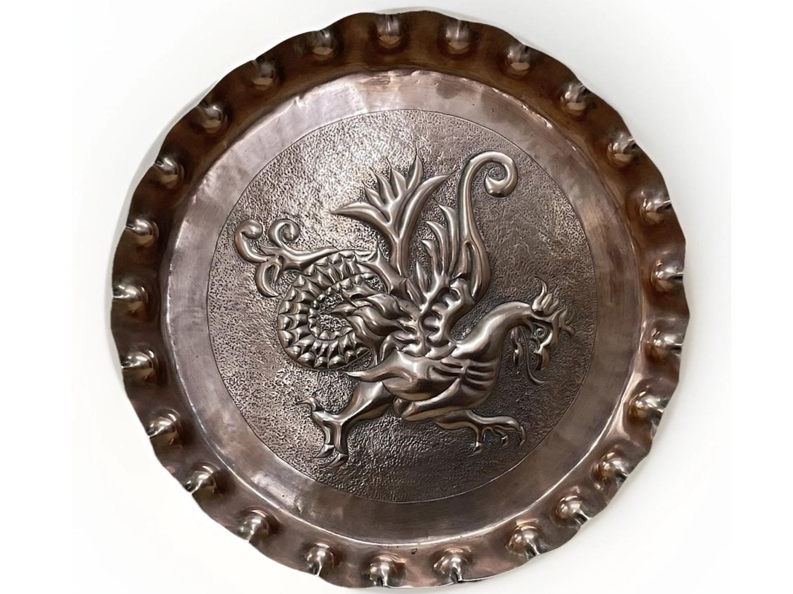 Arts & Crafts Repousse Copper Tray Dragon / Griffin Decoration 27cm Antique Victorian c.1880 (1 of 6) Arts & Crafts Repousse Copper Tray Dragon / Griffin Decoration 27cm Antique Victorian c.1880 (1 of 6)