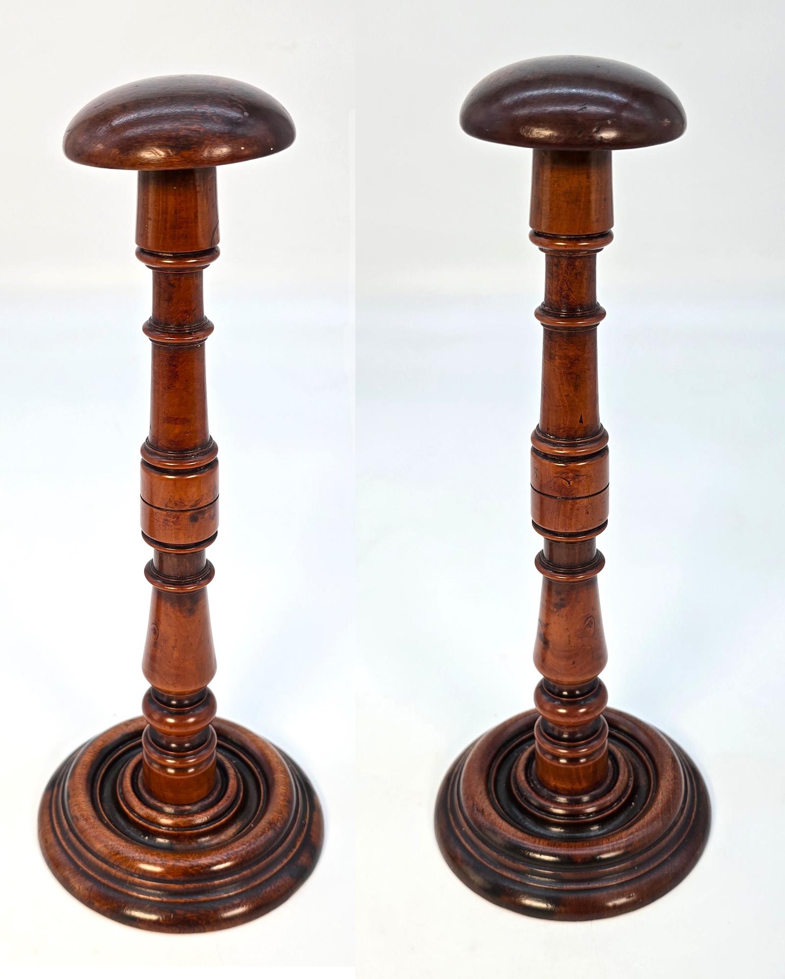 Rare Pair of Antique Treen Wig Stands in Yew Wood c.1730 (1 of 15)