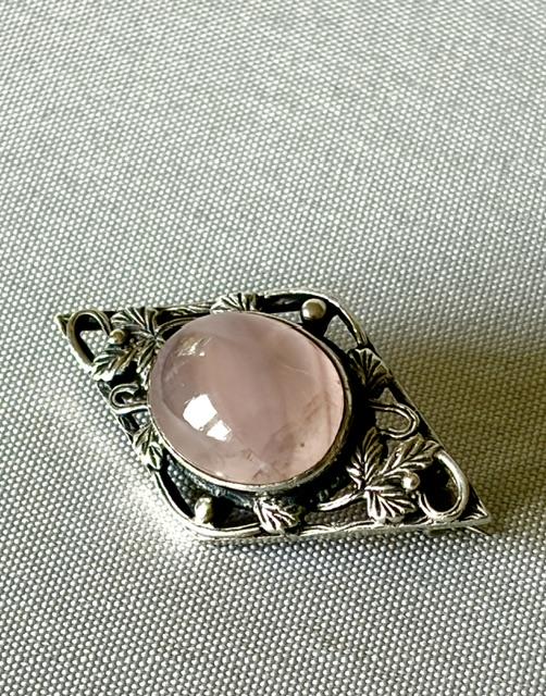 Bernard Instone Silver & Rose Quartz Brooch (1 of 6) Bernard Instone Silver & Rose Quartz Brooch (1 of 6)
