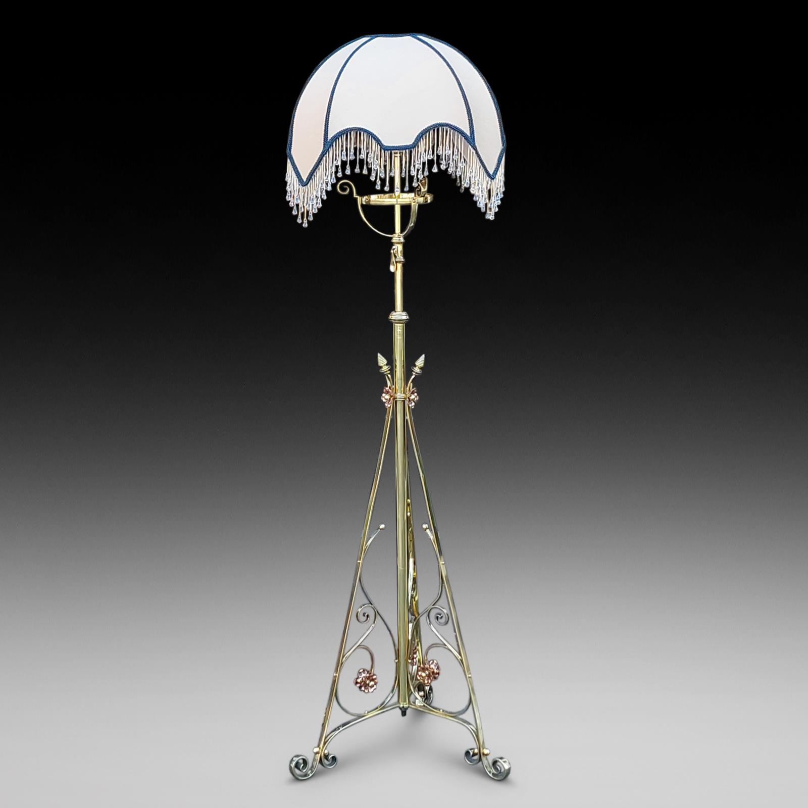 Arts & Crafts Brass Standard Adjustable Oil Lamp (1 of 8) Arts & Crafts Brass Standard Adjustable Oil Lamp (1 of 8)