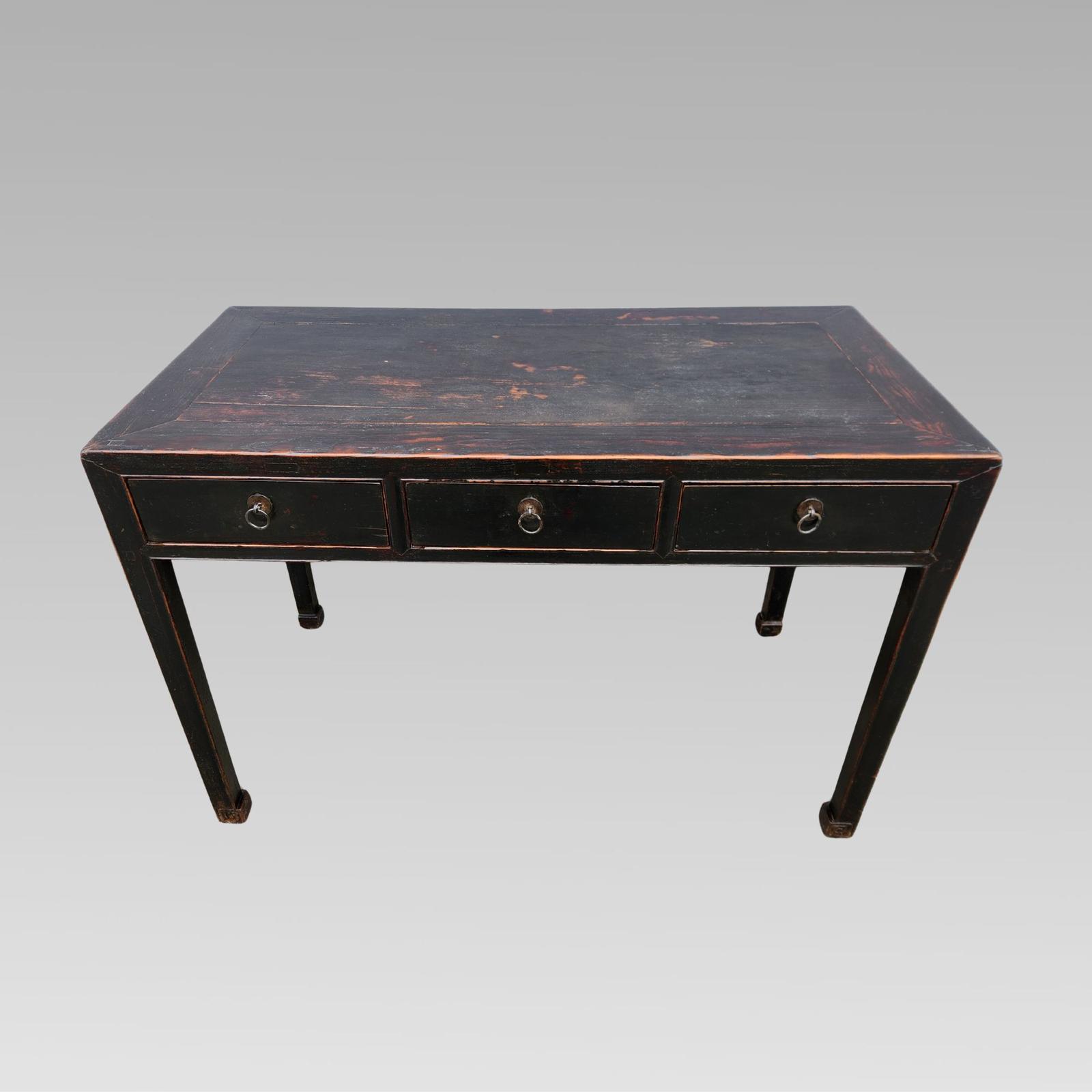 Lacquered Desks - main image