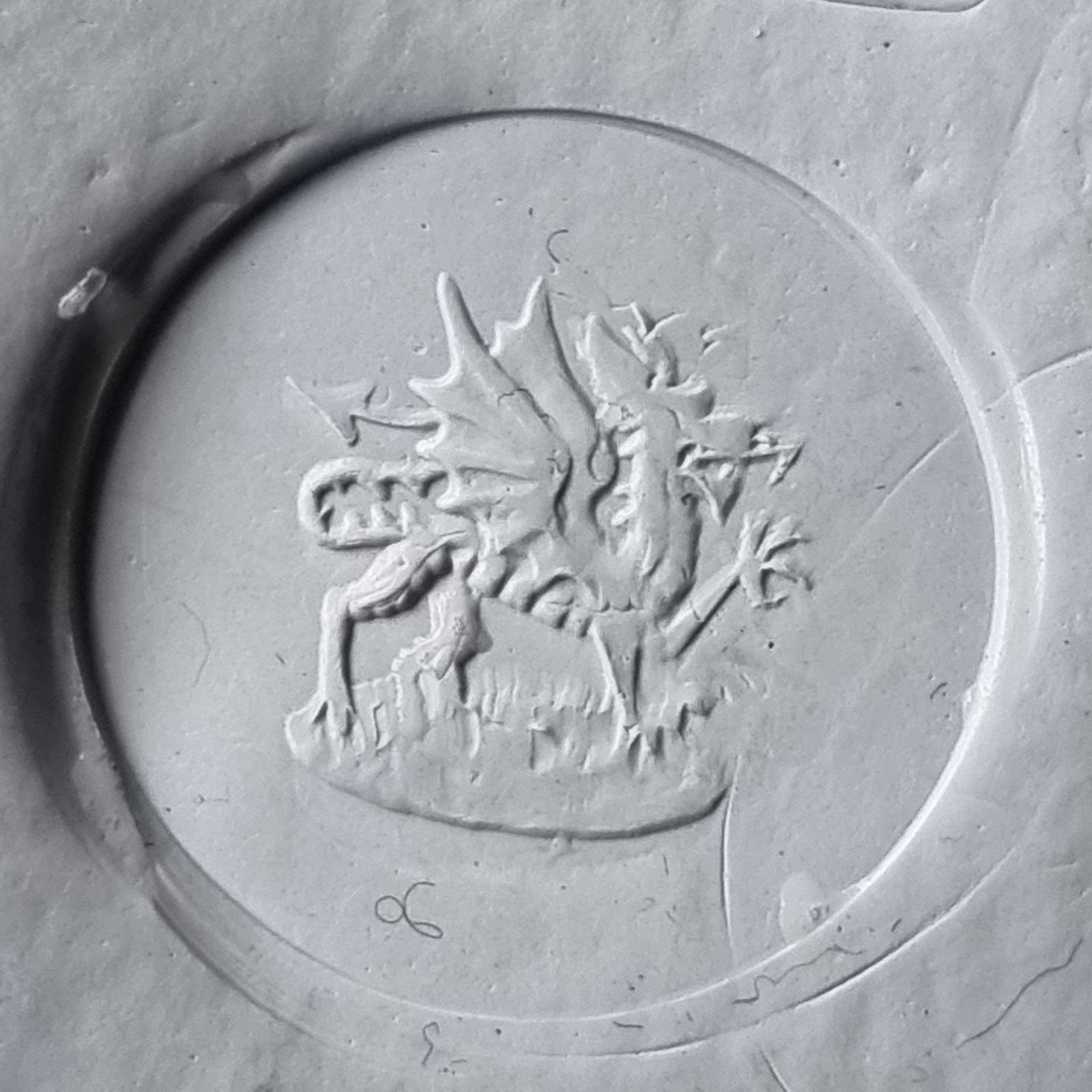 9ct Gold Seal, Welsh Dragon, Vintage, Pendant or Charm (1 of 7) 9ct Gold Seal, Welsh Dragon, Vintage, Pendant or Charm (1 of 7)