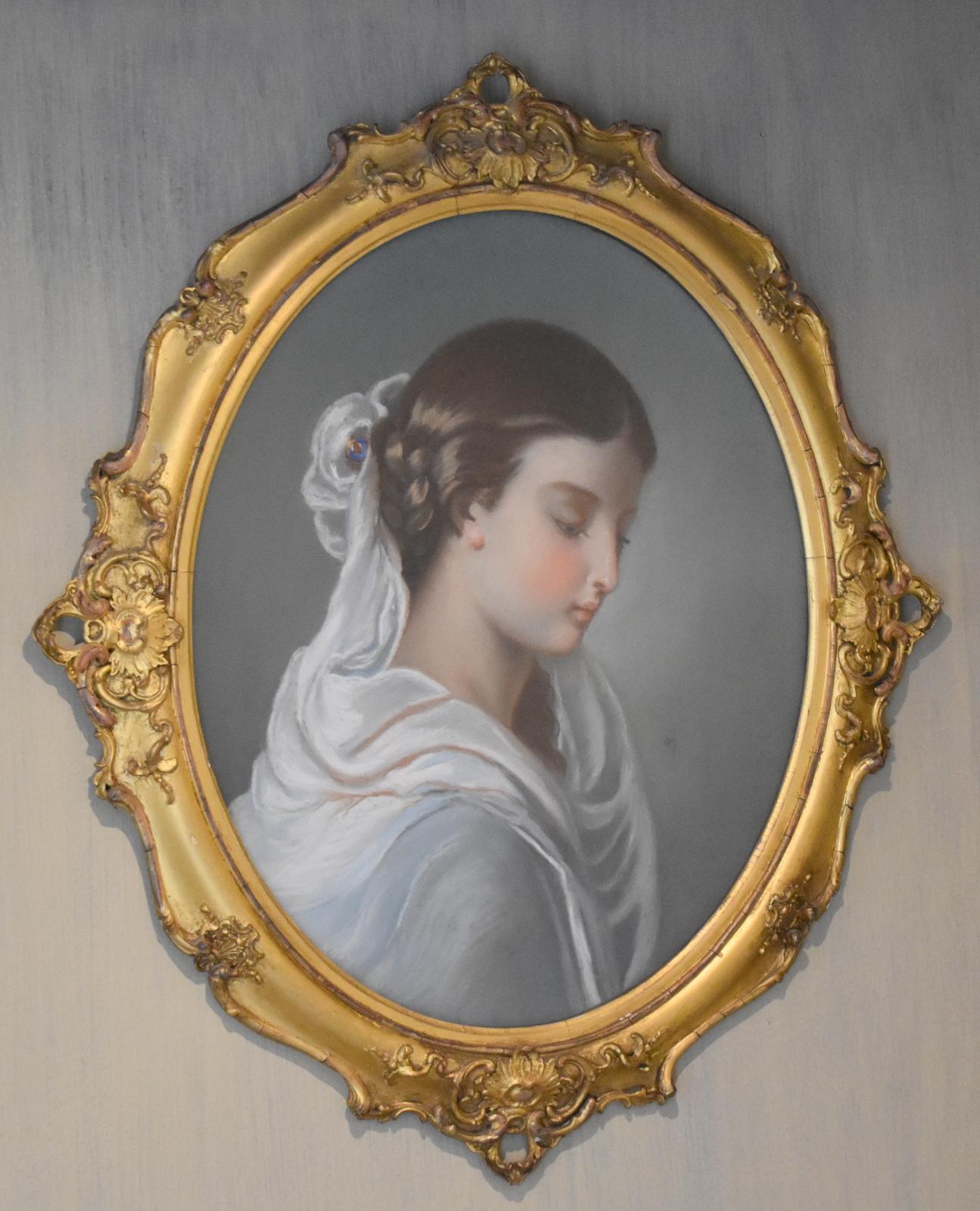 Fine Victorian Oval Pastel Portrait of a Lady (1 of 6) Fine Victorian Oval Pastel Portrait of a Lady (1 of 6)