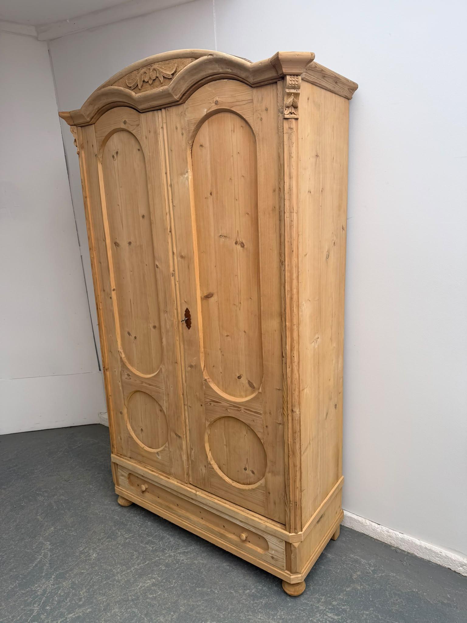 Truly Superb Antique Pine Georgian 1 Piece 2 Door Cupboard to wax / paint (1 of 12) Truly Superb Antique Pine Georgian 1 Piece 2 Door Cupboard to wax / paint (1 of 12)