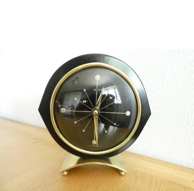 1960s SMITHS SPUTNIK STYLED MANTEL CLOCK - FULLY REFURBISHED (1 of 2)