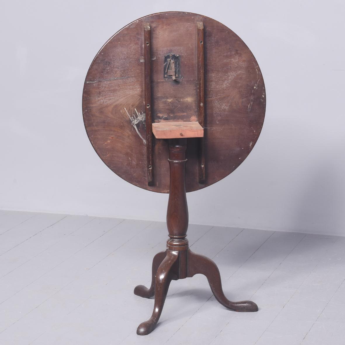 Early George III Circular Occasional Table (1 of 5)