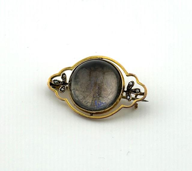 Victorian 9ct Gold Pool of Light Rock Crystal Brooch (1 of 6) Victorian 9ct Gold Pool of Light Rock Crystal Brooch (1 of 6)