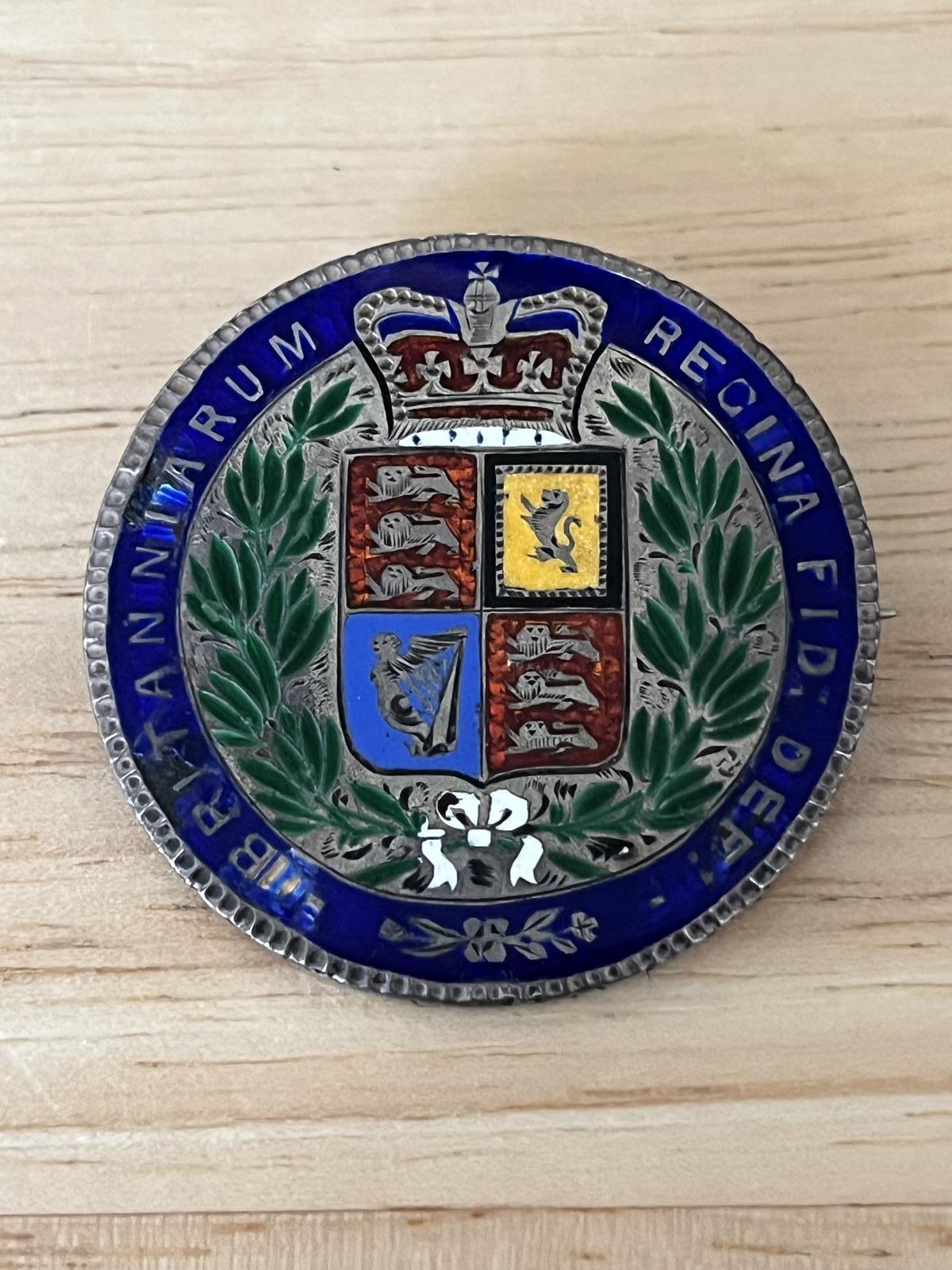 Queen Victoria - 1845 Silver Crown Enamel Brooch (1 of 14)