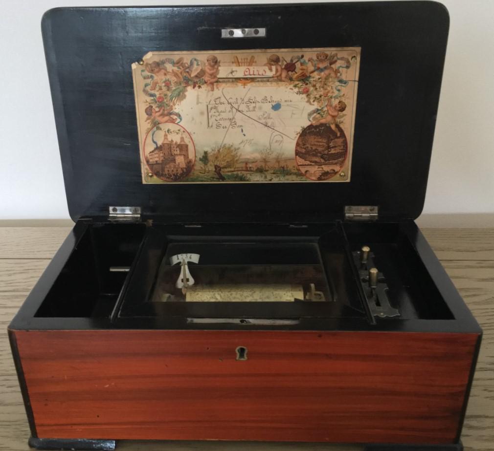 Swiss Small Music Box in Excellent Condition c.1885 (1 of 11) Swiss Small Music Box in Excellent Condition c.1885 (1 of 11)