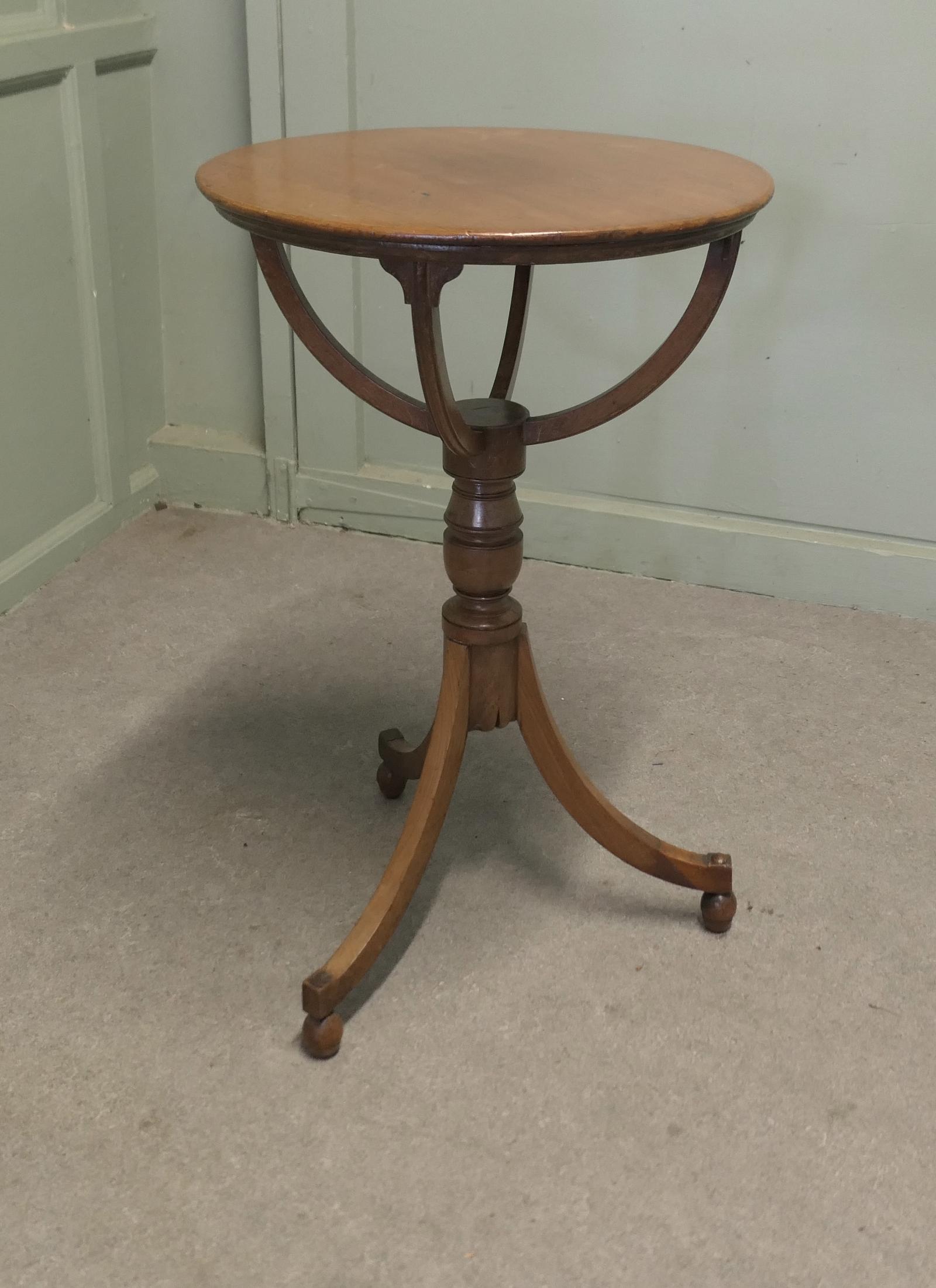 Attractive Cherry Wood Tilt Top Table, Floor Globe Base (1 of 5) Attractive Cherry Wood Tilt Top Table, Floor Globe Base (1 of 5)