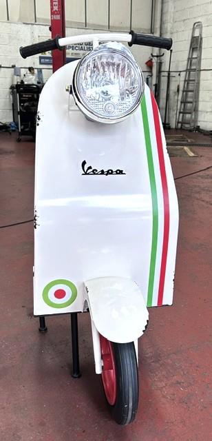 Retro Vespa Novelty Scooter Display Stand (1 of 7) Retro Vespa Novelty Scooter Display Stand (1 of 7)