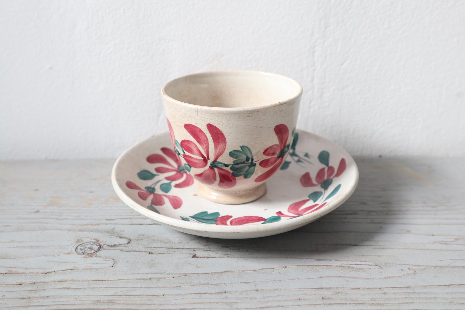 19th Century Floral Decorated Spongeware Pottery Bowl & Dished Saucer (1 of 24)