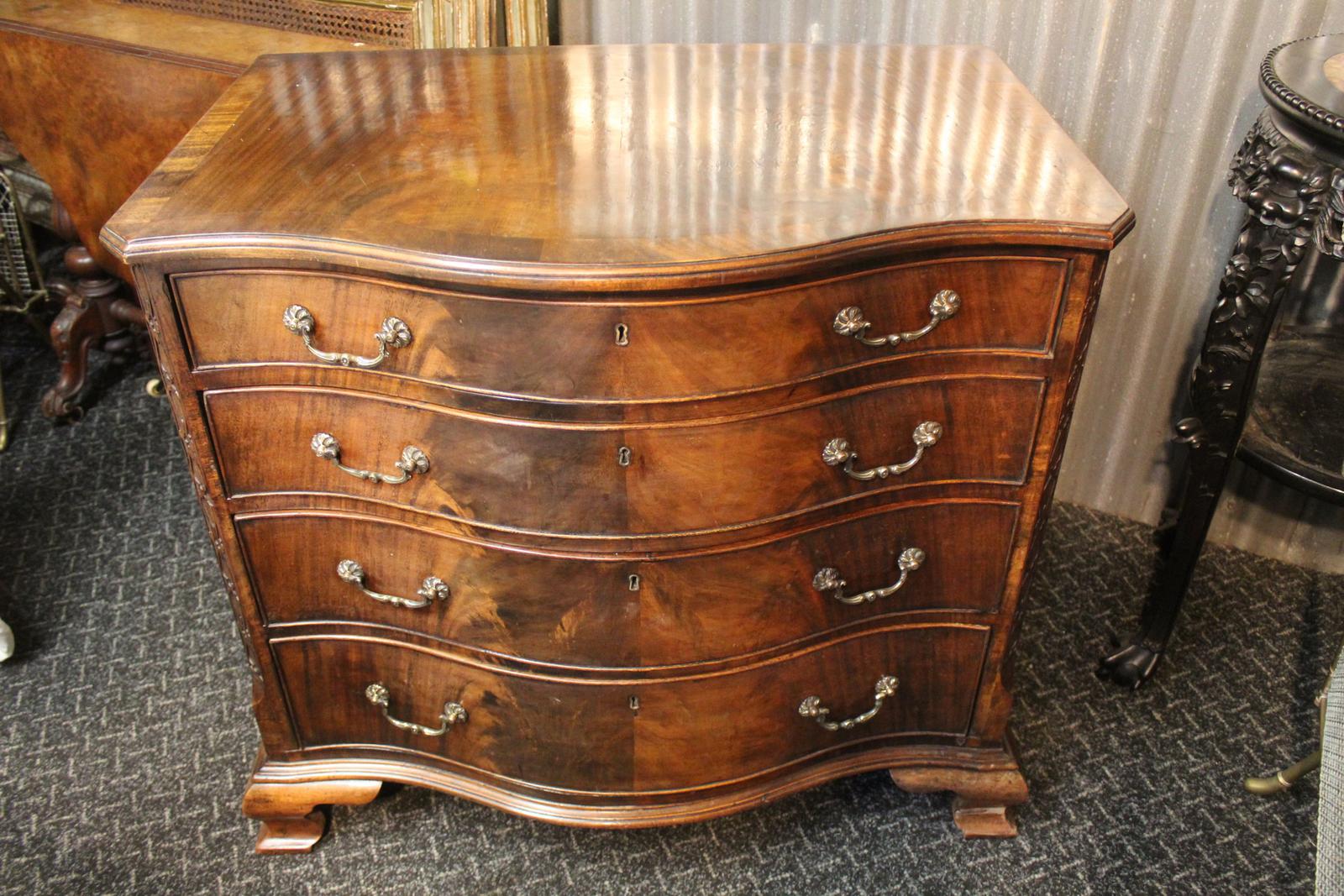 Antique Serpentine Chest (1 of 5) Antique Serpentine Chest (1 of 5)