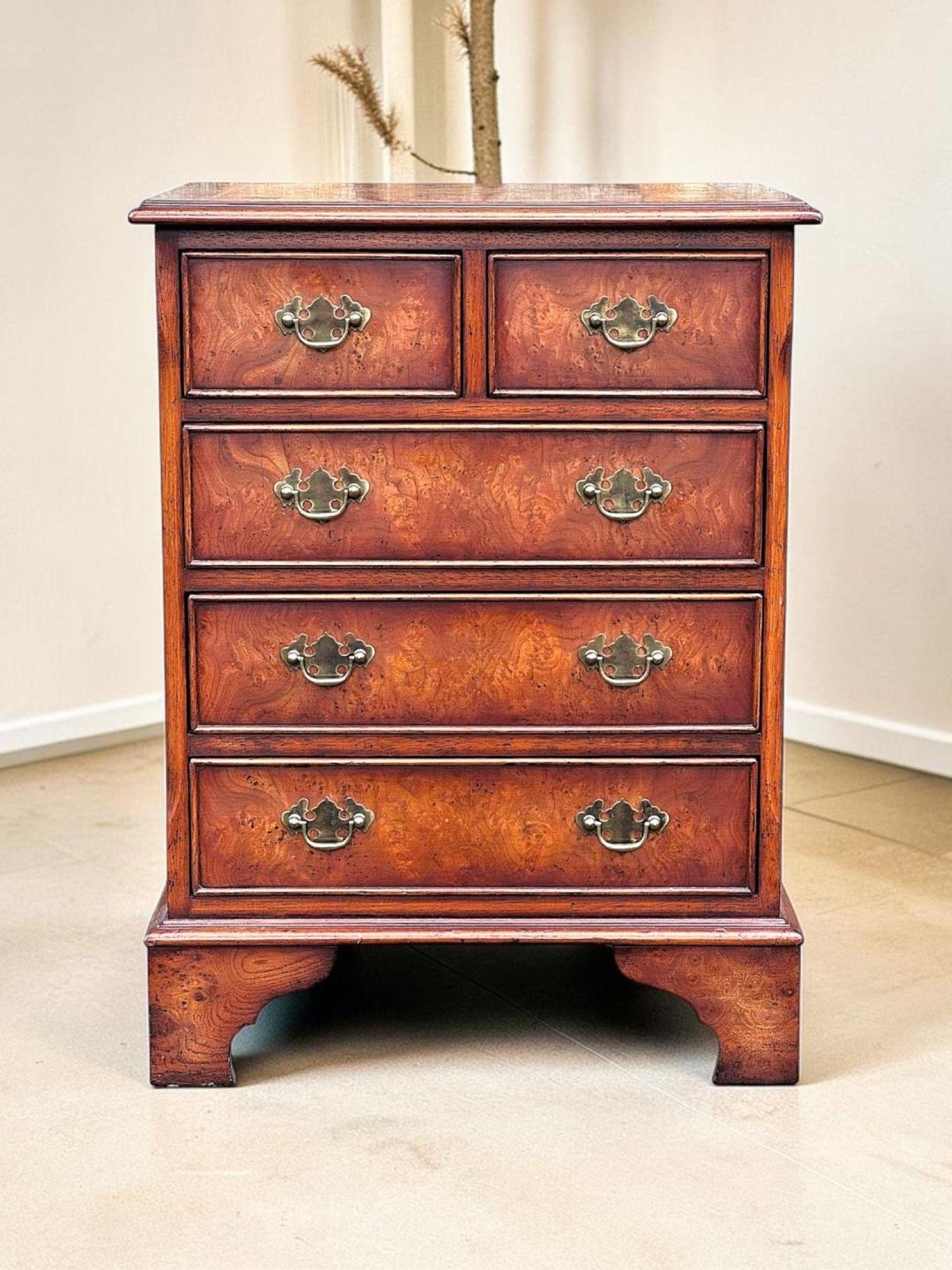 Small Figured Walnut Chest of Drawers (1 of 11) Small Figured Walnut Chest of Drawers (1 of 11)