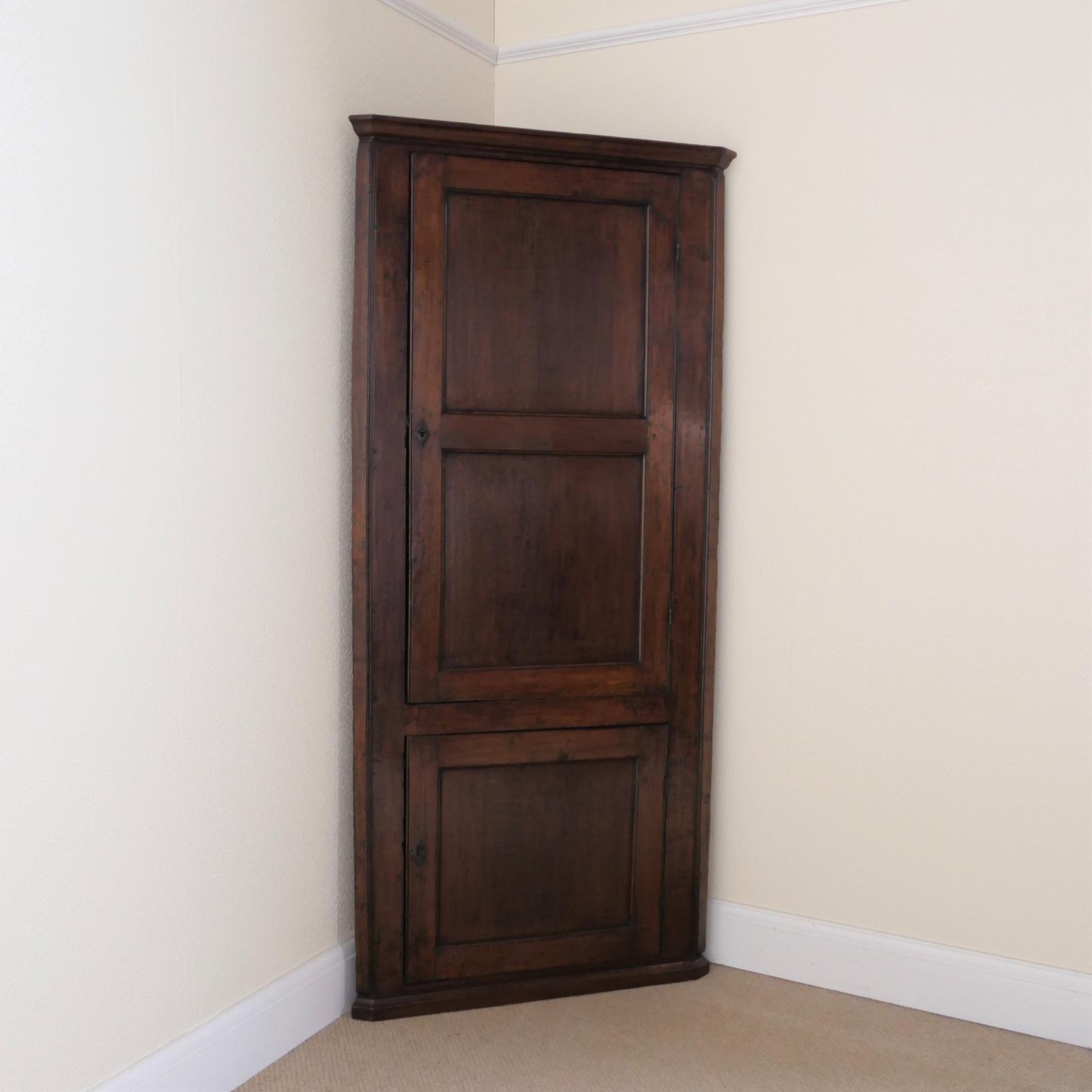 Georgian Oak Corner Cupboard c 1780 (1 of 5) Georgian Oak Corner Cupboard c 1780 (1 of 5)