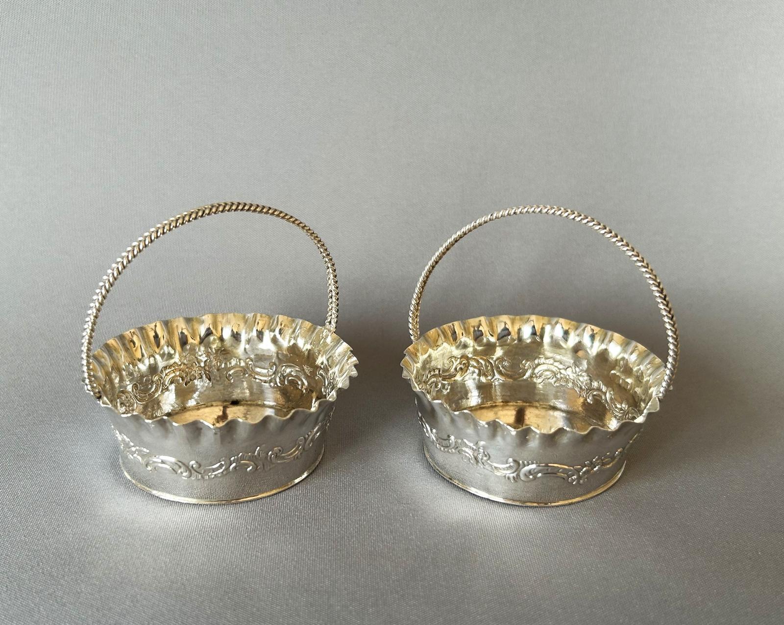 Charming Pair of Small Silver Bonbon Baskets (1 of 8)