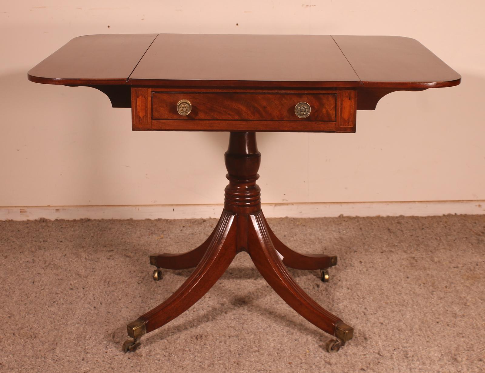 Small Pembroke Table 19th Century in Mahogany (1 of 12)
