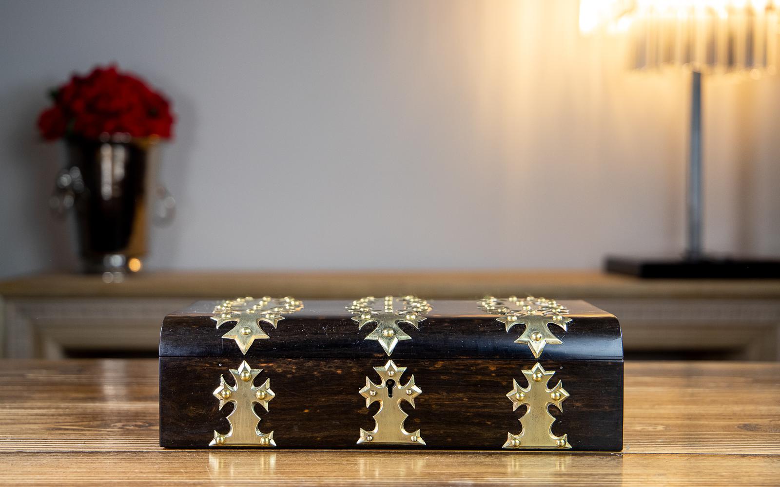 Victorian Coromandel Games Box (1 of 12) Victorian Coromandel Games Box (1 of 12)