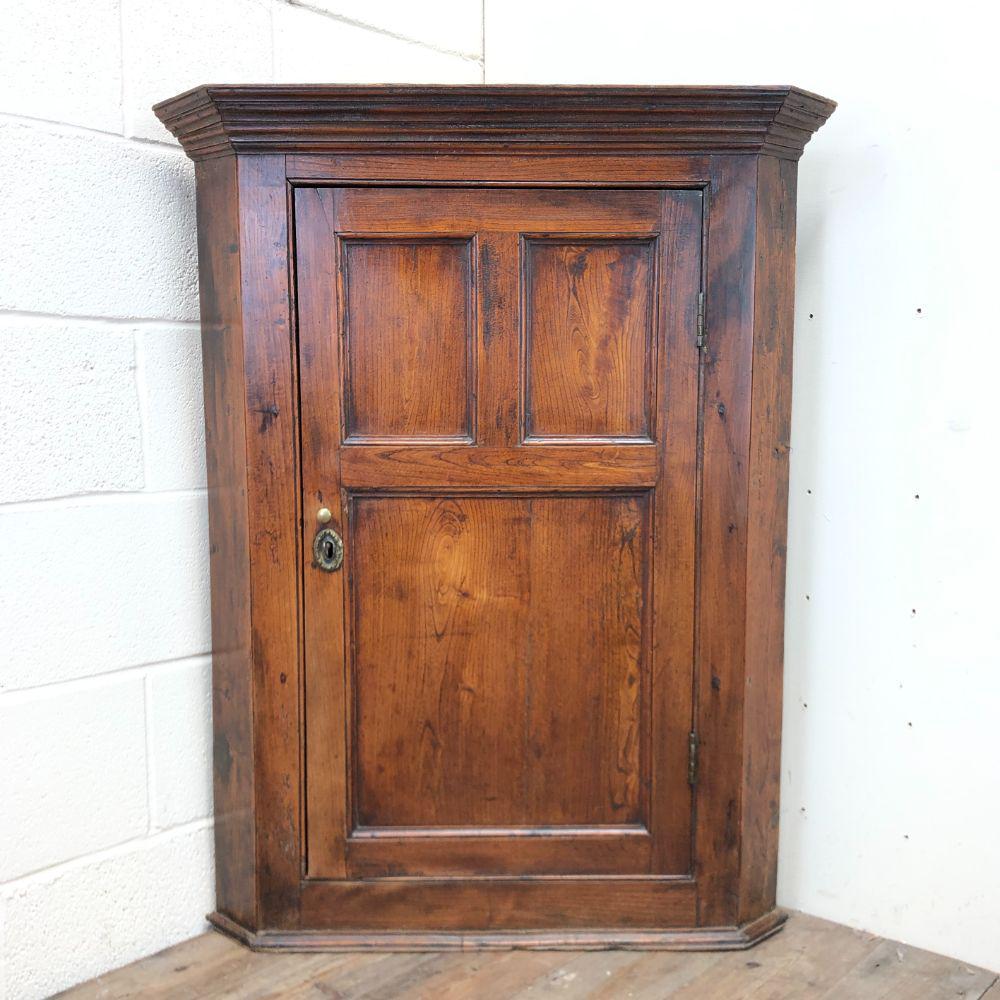 Early 19th Century Welsh Oak Panelled Corner Cupboard (1 of 7) Early 19th Century Welsh Oak Panelled Corner Cupboard (1 of 7)
