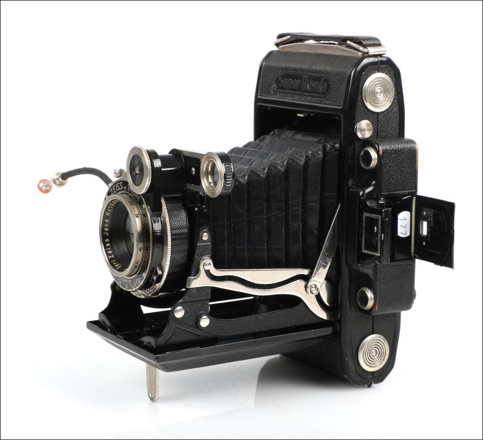 Antique Folding Zeiss Ikon Super Ikonta (C) 530/2 Camera. Germany, 1933–1936 (1 of 12)