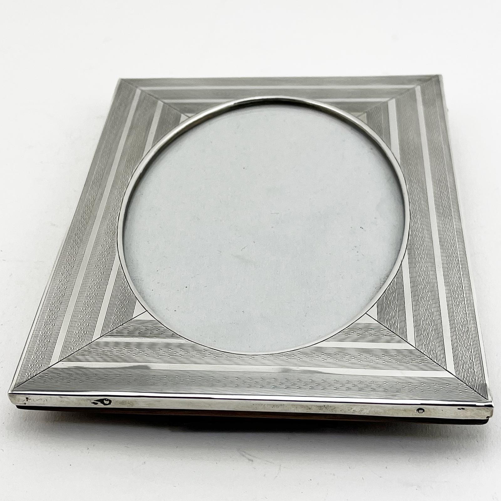 Stylish Engine Turned Sterling Silver Photo Frame (1 of 6) Stylish Engine Turned Sterling Silver Photo Frame (1 of 6)