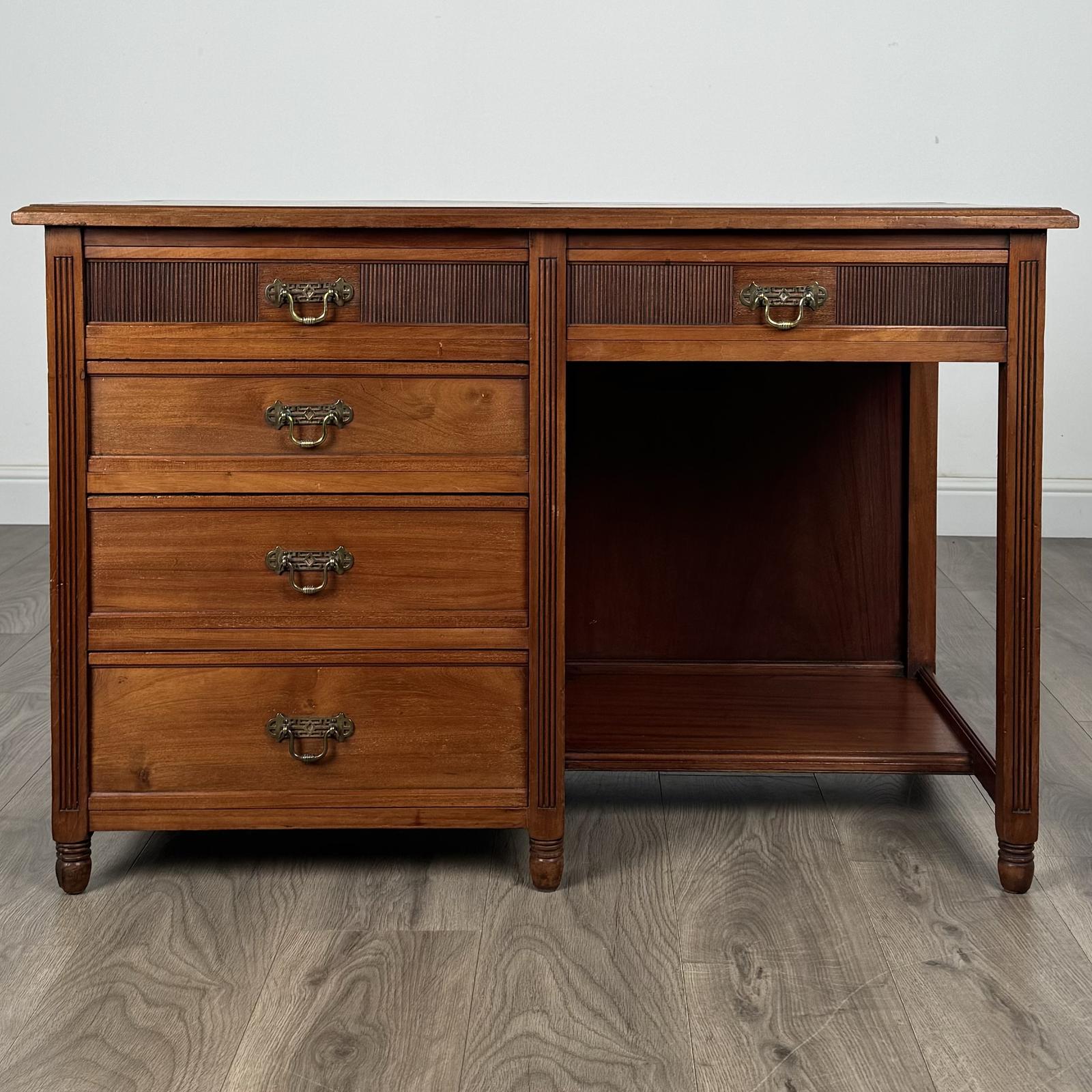 Antique 20th Century Single Pedestal Desk in Walnut (1 of 11)