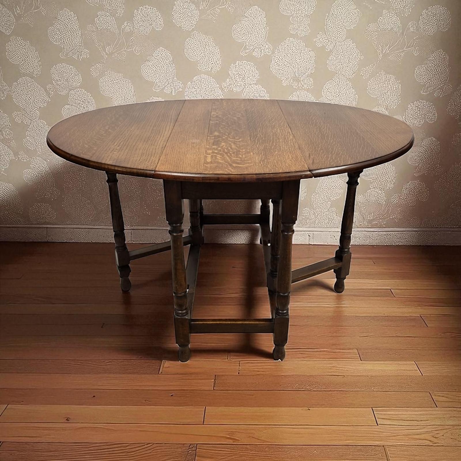 Vintage Oak Gateleg Table / Gate-leg Drop Leaf / Made in England 1930s / Seats 4-6 (1 of 11)