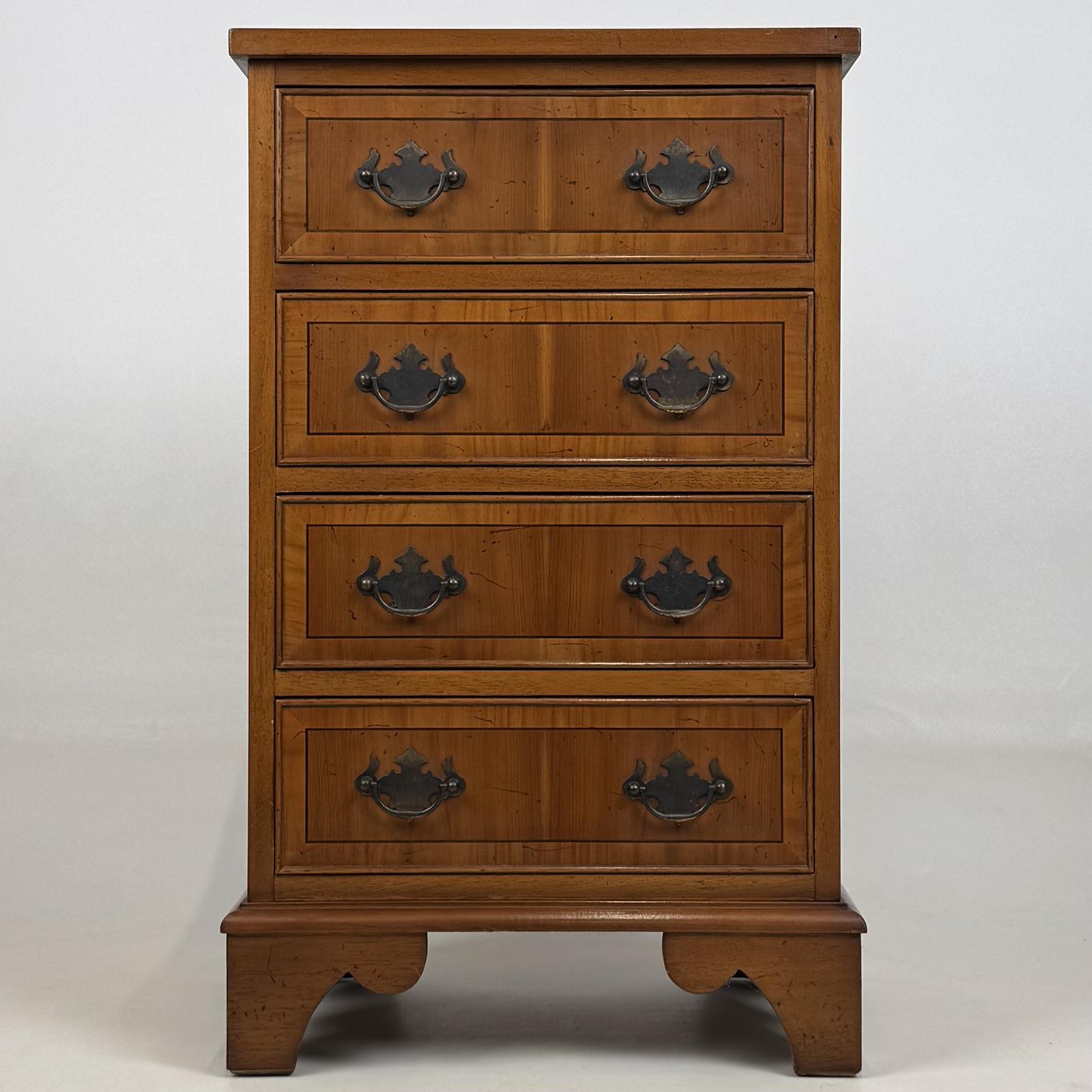 Antique 20th Century Small Chest of Drawers in Yew Wood (1 of 11) Antique 20th Century Small Chest of Drawers in Yew Wood (1 of 11)
